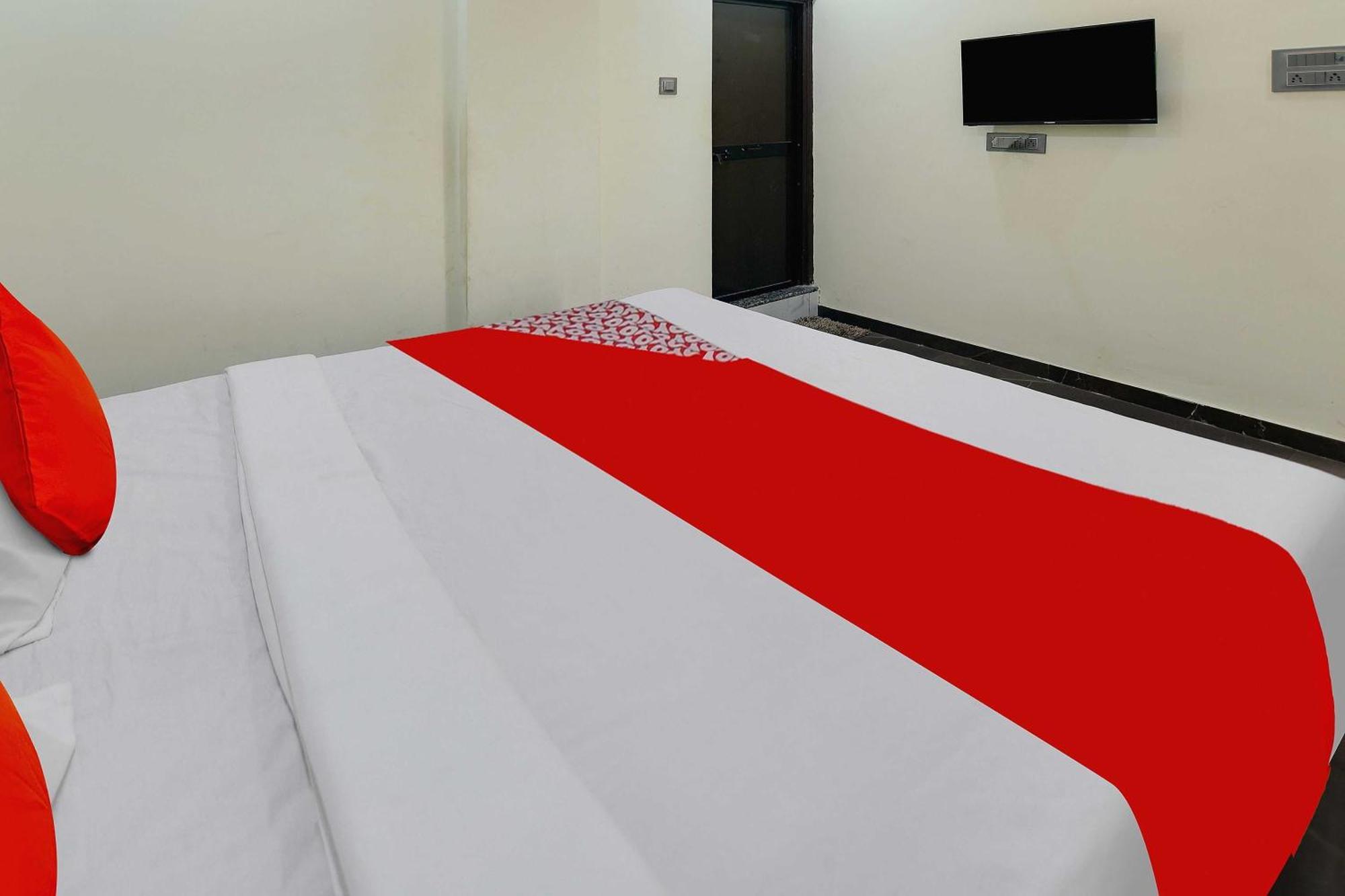 Oyo Hotel Blackgold Chandrapur Ngoại thất bức ảnh