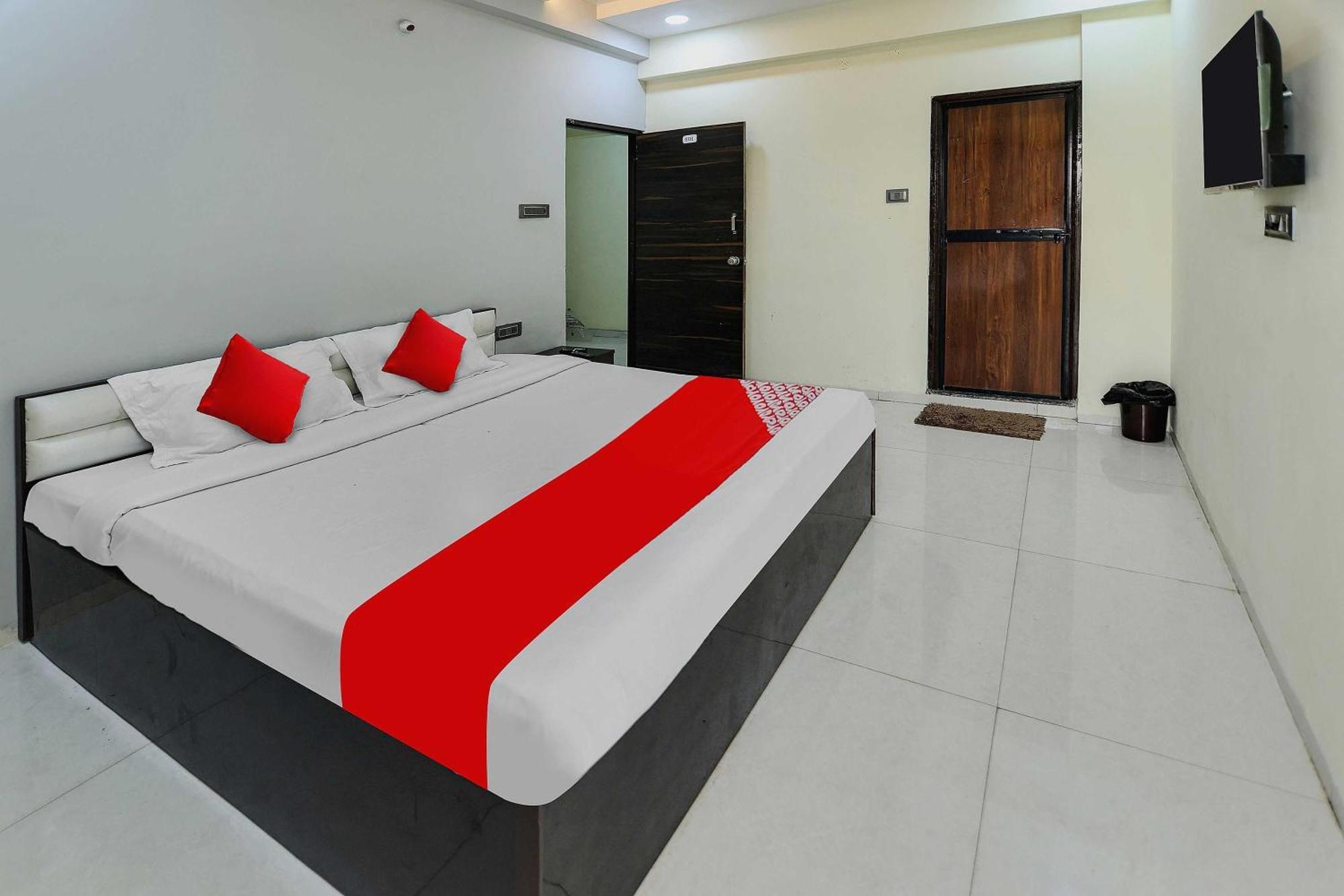 Oyo Hotel Blackgold Chandrapur Ngoại thất bức ảnh