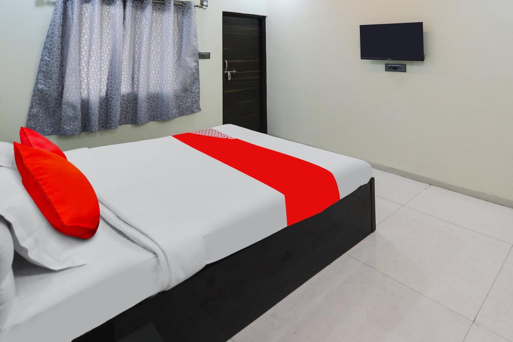 Oyo Hotel Blackgold Chandrapur Ngoại thất bức ảnh